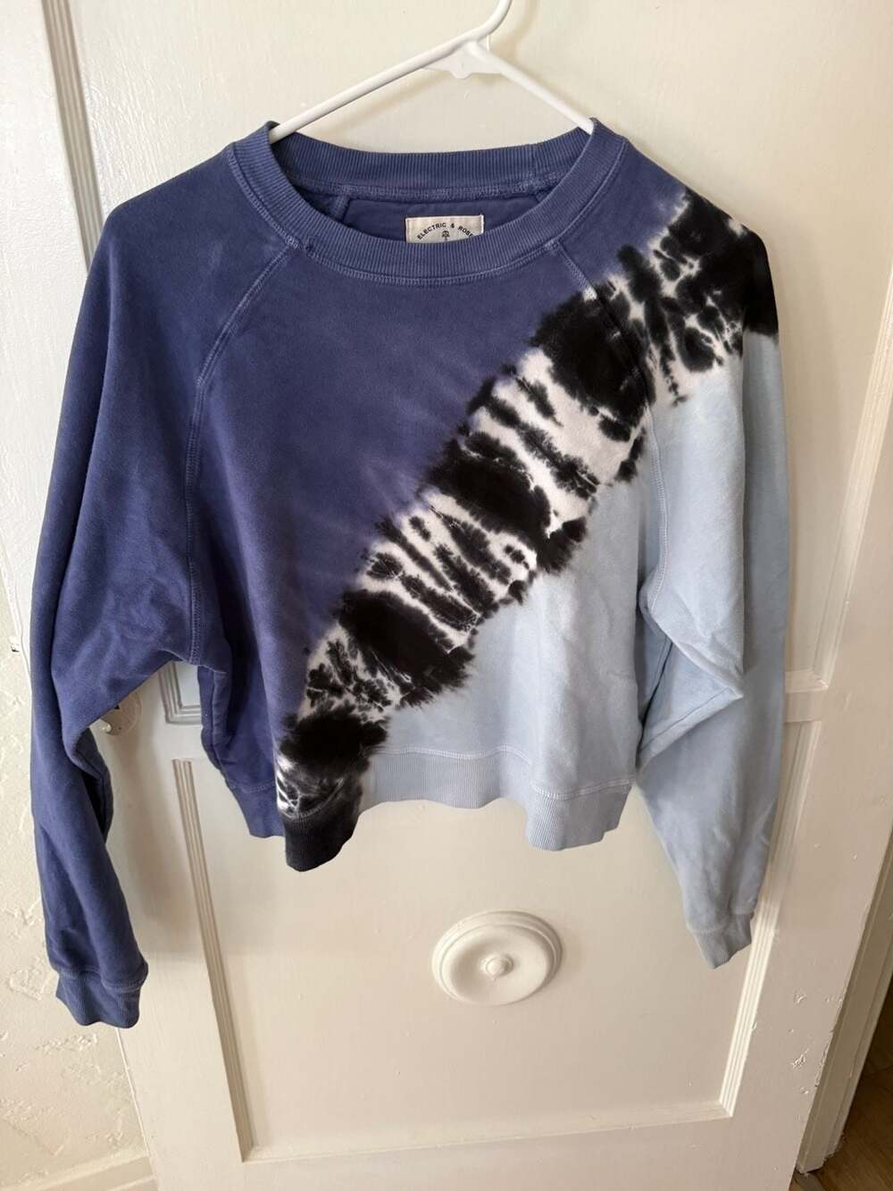 Electric & Rose Tie-Dye Cropped Sweatshirt Size XS